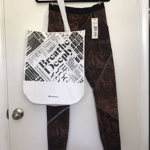 Lululemon leggings with bag